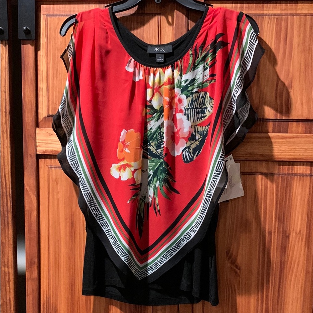 Gorgeous handkerchief flowy top w black knit stretchy tank top underneath szS